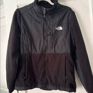 Black half fleece north face jacket